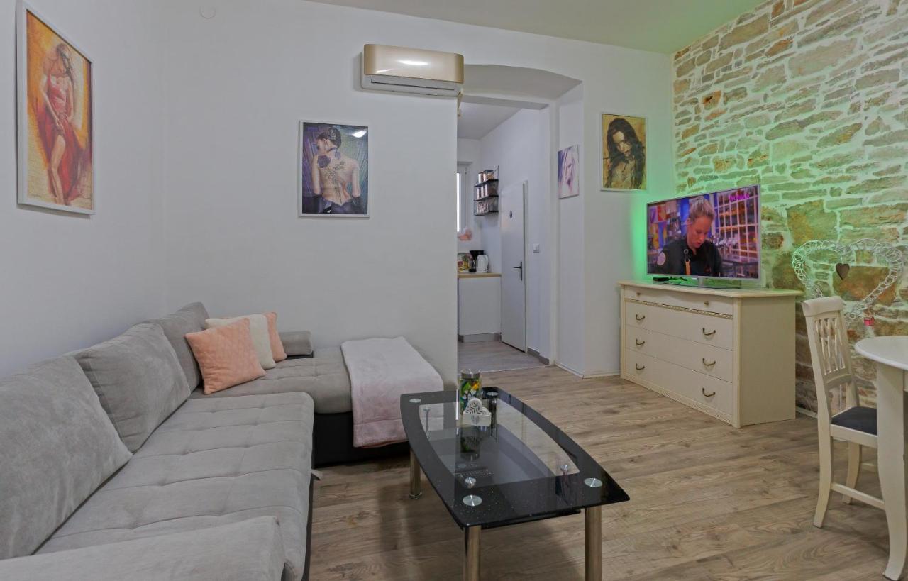 Rich Apartment Póla Kültér fotó
