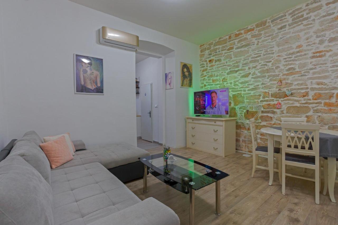 Rich Apartment Póla Kültér fotó