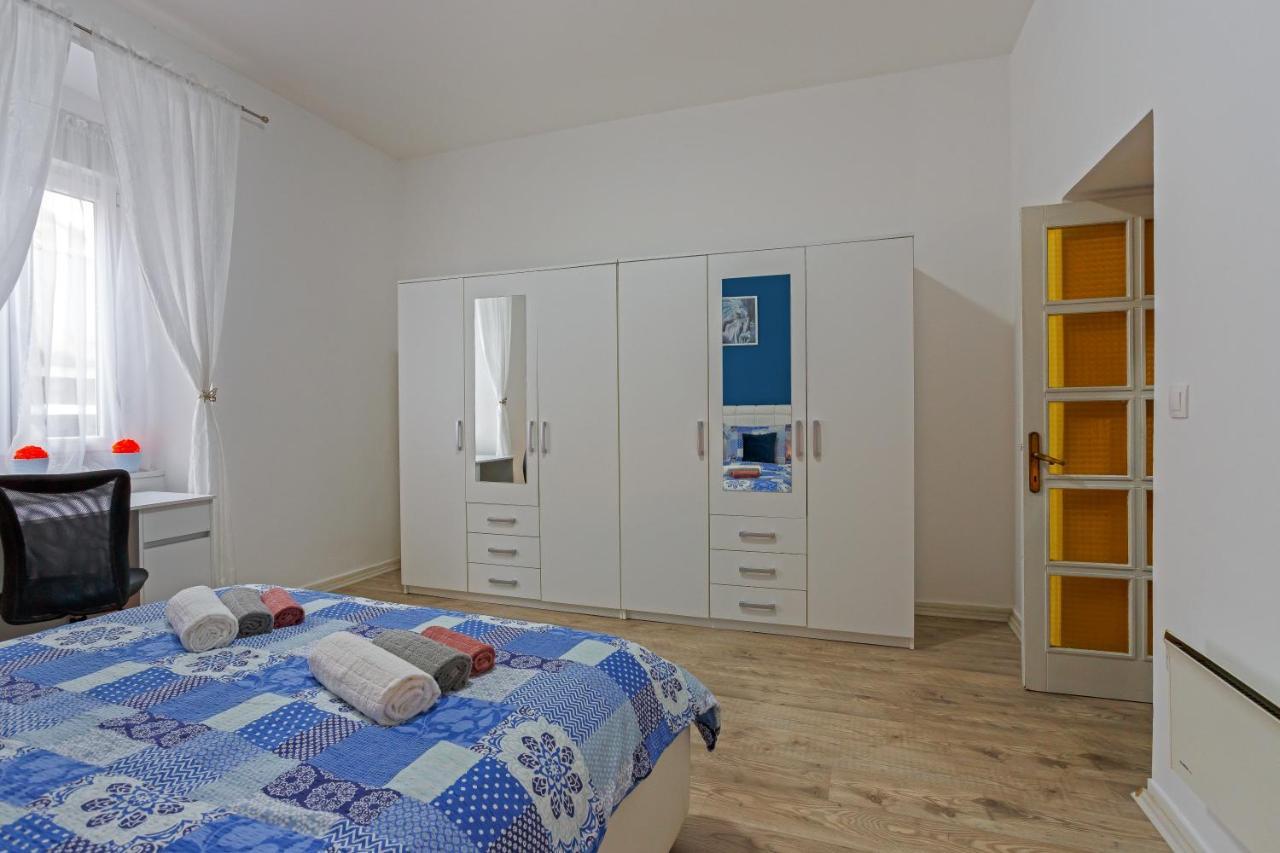 Rich Apartment Póla Kültér fotó
